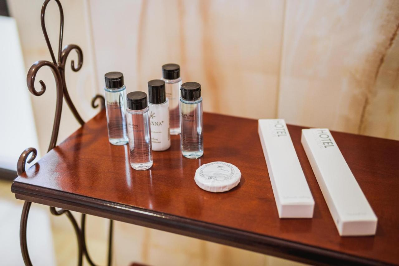 Leon Boutique Hotel 수쿰 외부 사진