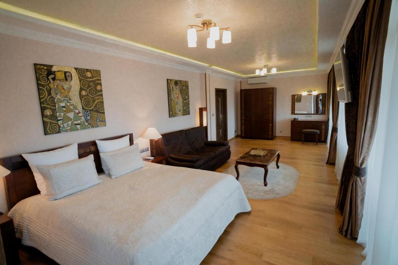 Leon Boutique Hotel 수쿰 외부 사진