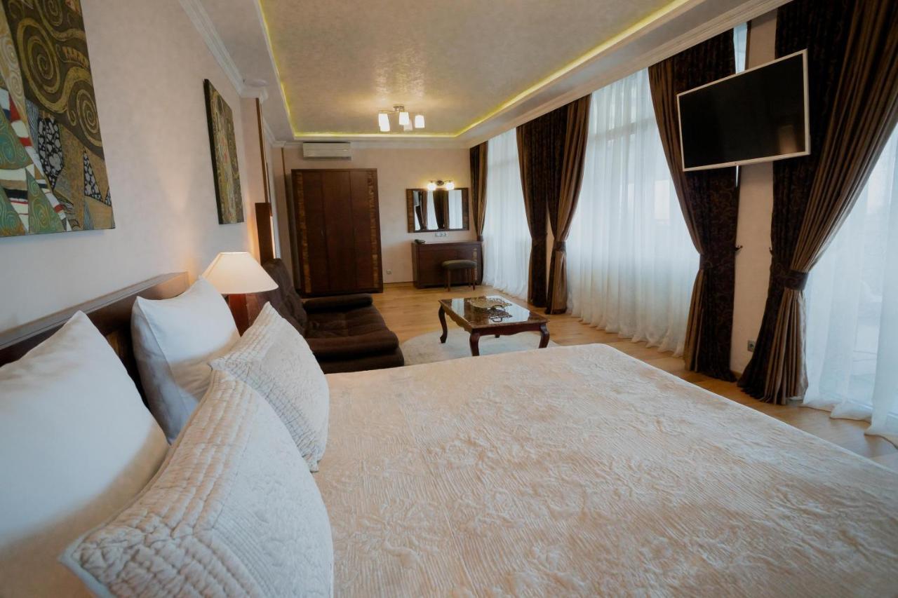 Leon Boutique Hotel 수쿰 외부 사진