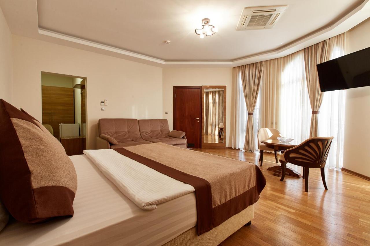 Leon Boutique Hotel 수쿰 외부 사진